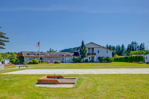 Little Mountain Estates Clubhouse Green Space and Horseshoes